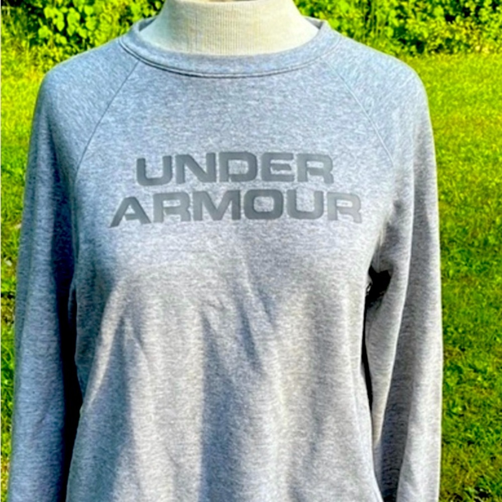 Under Armour crewneck sweatshirt gray medium